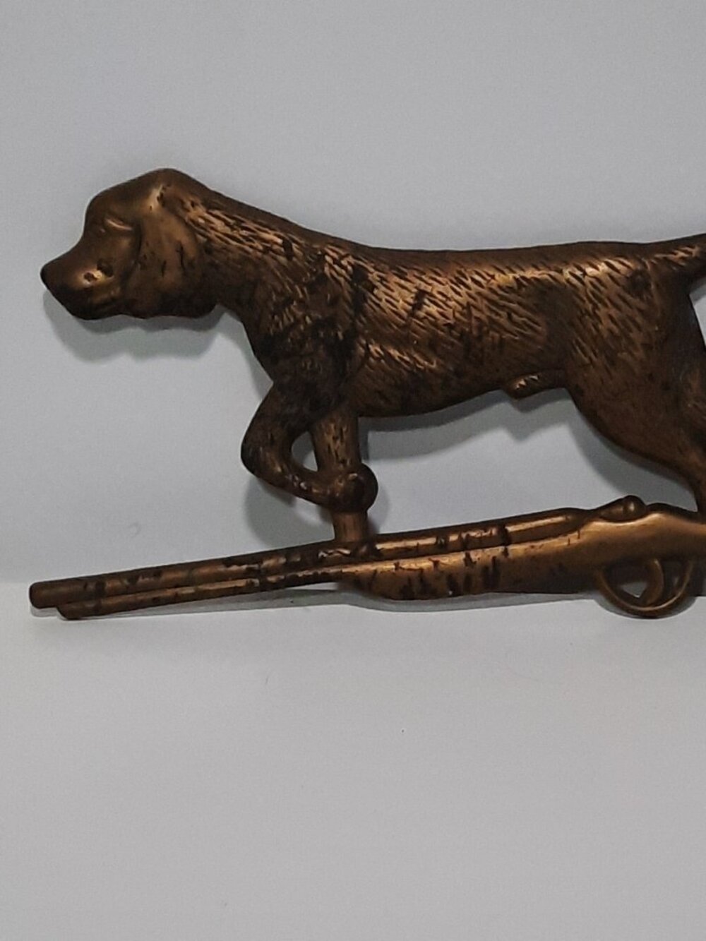 Vintage Hunting Dog Shotgun Wall Plaque Brass Tone Metal Made in Taiwan